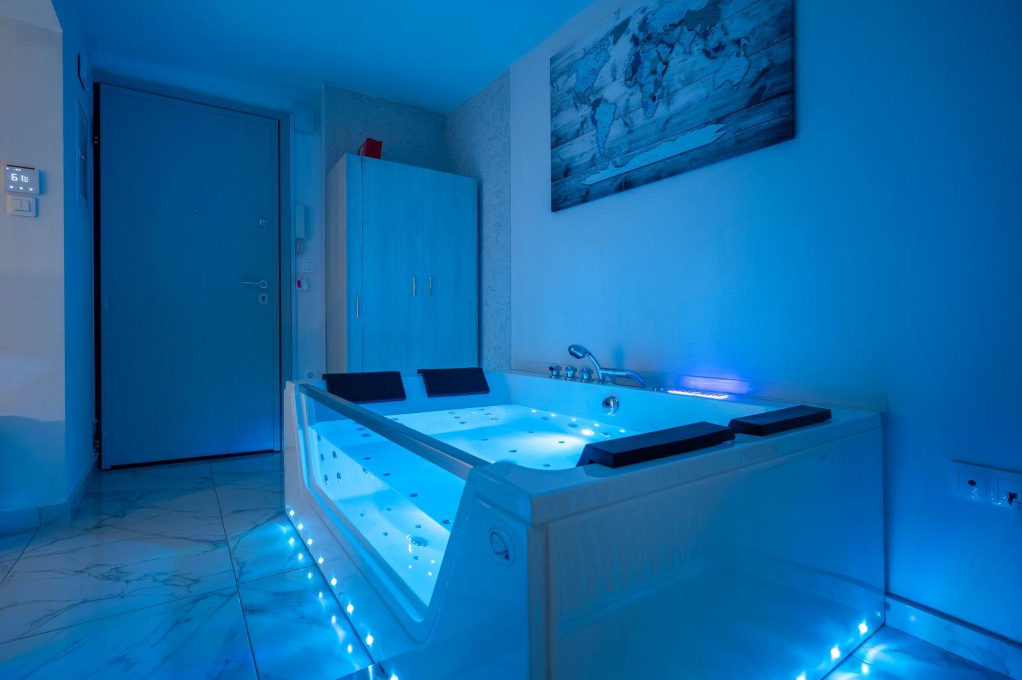 Premium Jacuzzi Suite At The City Center, By Aqua Platinum Tesalónica Exterior foto