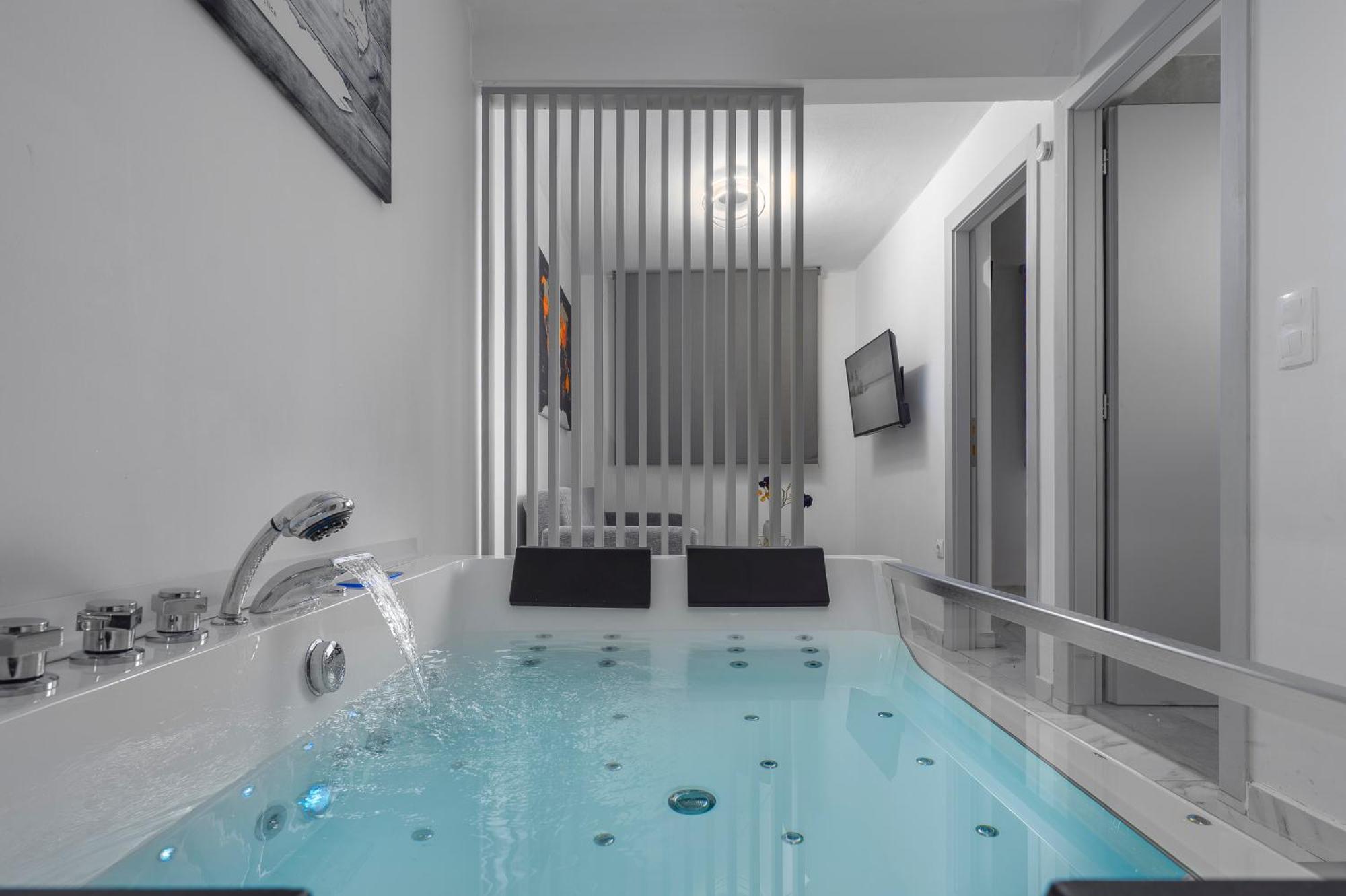 Premium Jacuzzi Suite At The City Center, By Aqua Platinum Tesalónica Exterior foto